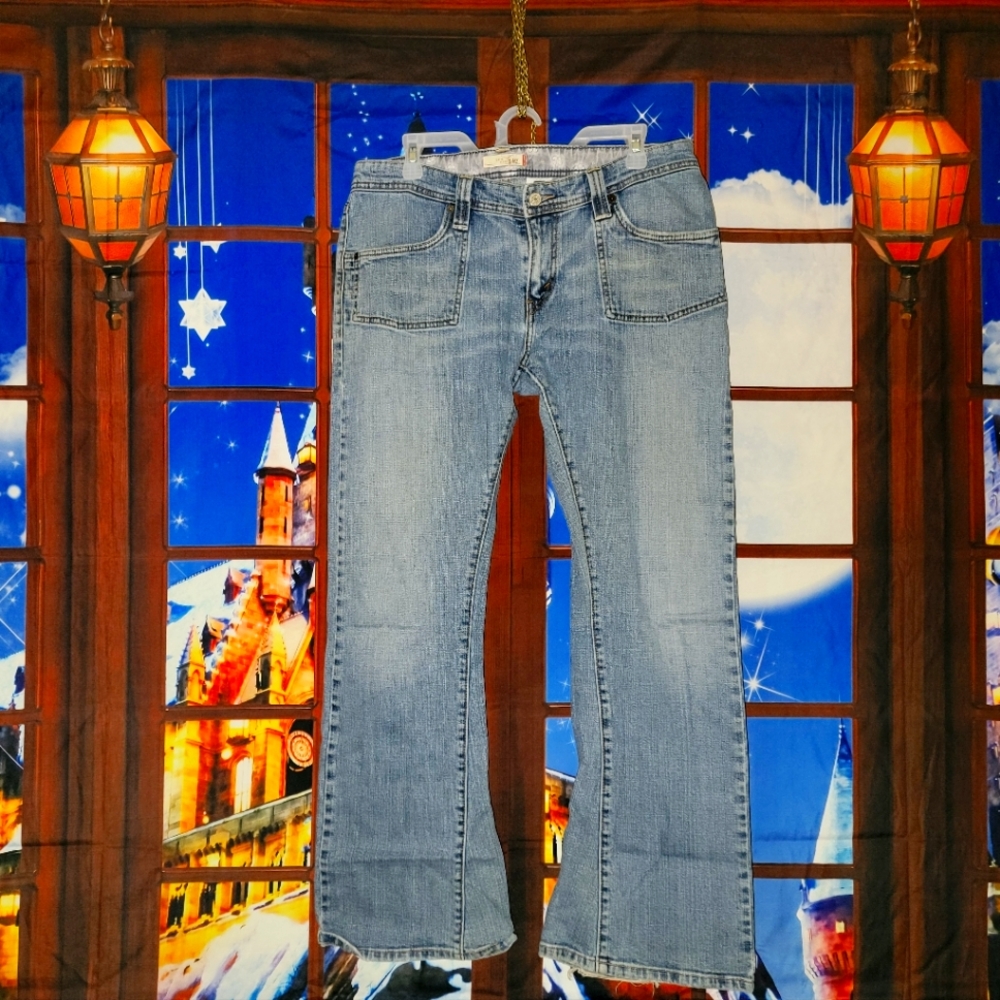 Levi jeans